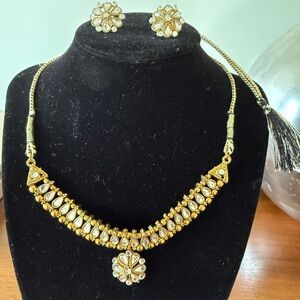 Elegant Gold Necklace Set